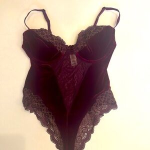 Vintage Victoria’s Secret teddy 34B